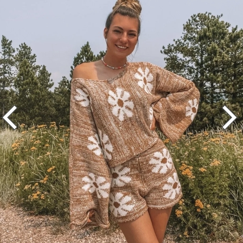 Tan Floral Knit Highwaist Shorts